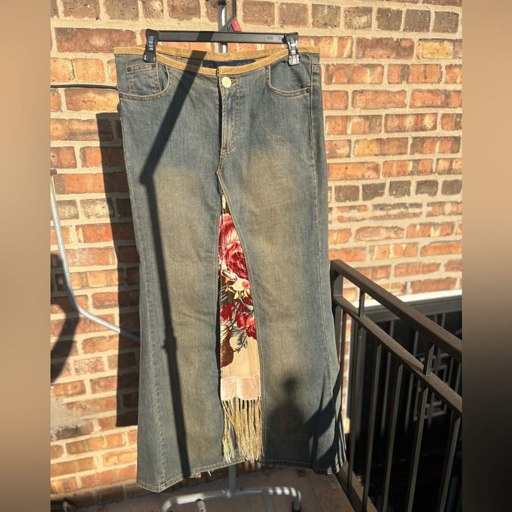 C’est la vie blue jean fringe skirt. Size large
